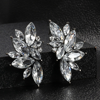 光影魔法 首饰水晶与化妆品拍摄后期的精修艺术