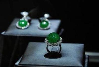 璀璨盛事 第十四届呼和浩特珠宝玉石首饰展盛大开幕，时尚与美妆共舞